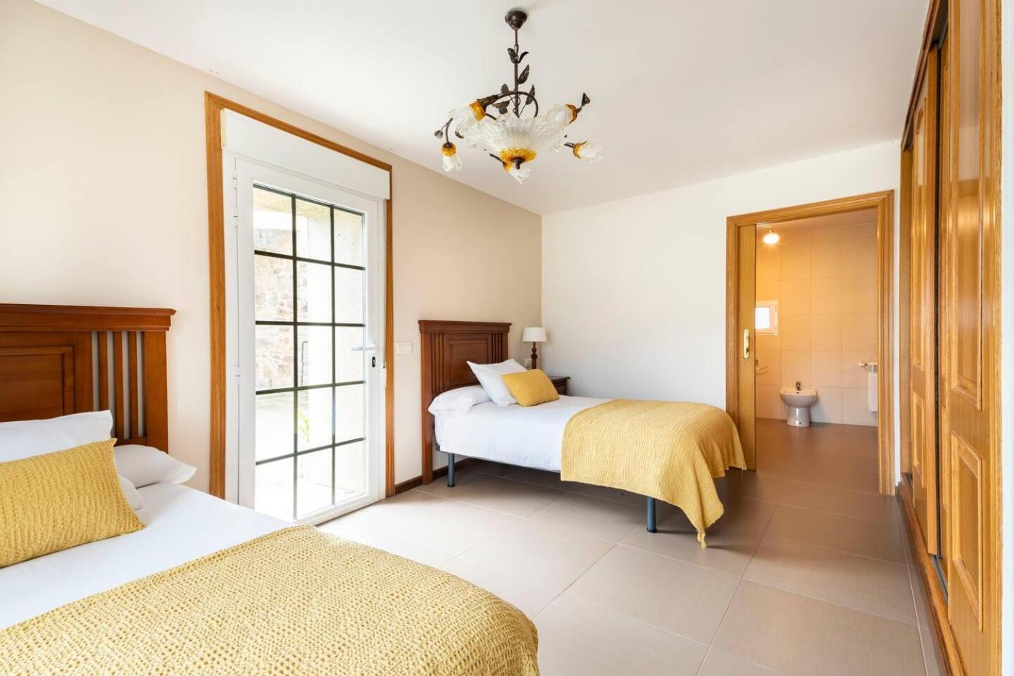 Galihost - Casa Con Enorme Jardin En Cambados Villa Luaran gambar