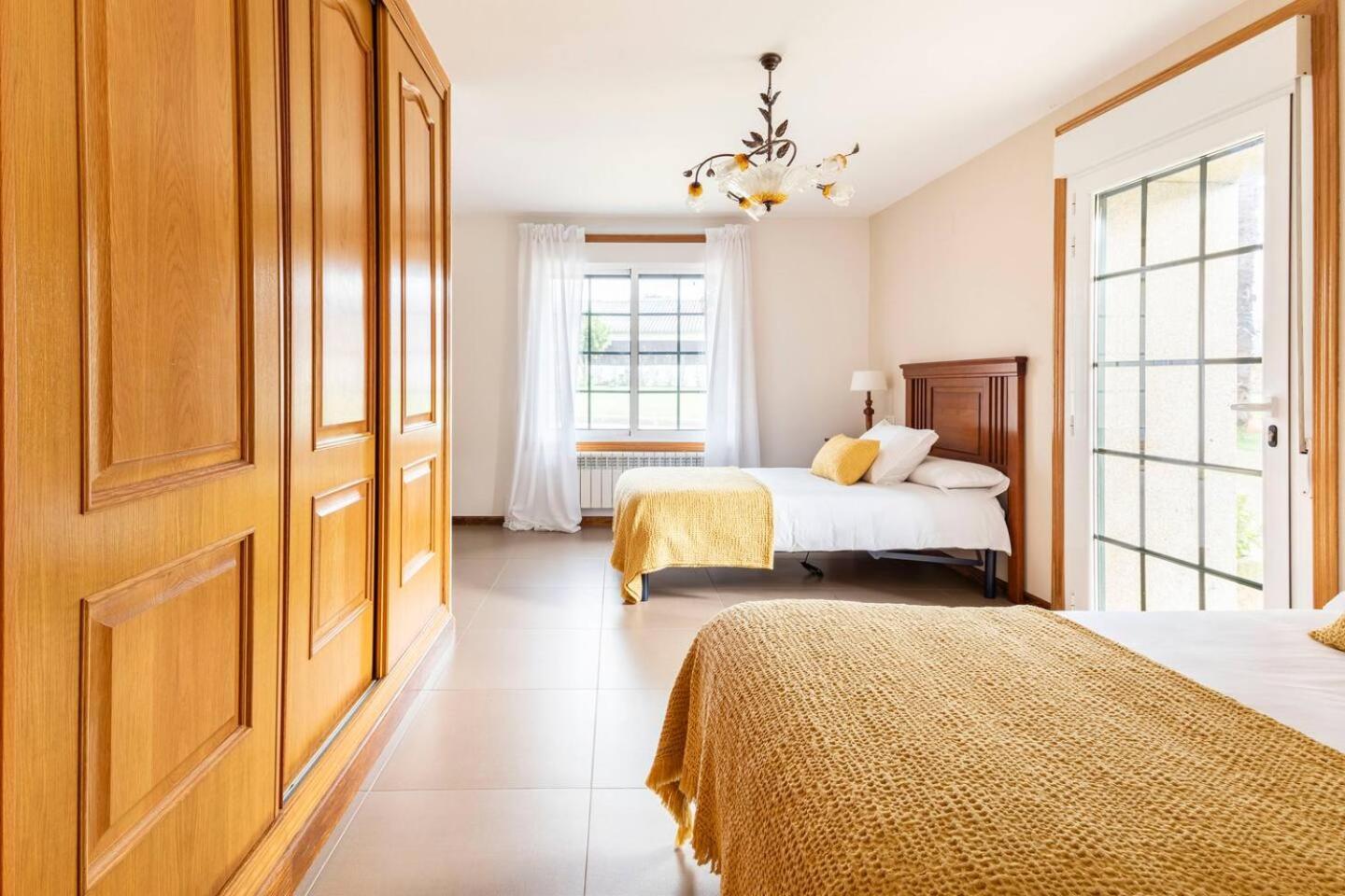 Galihost - Casa Con Enorme Jardin En Cambados Villa Luaran gambar