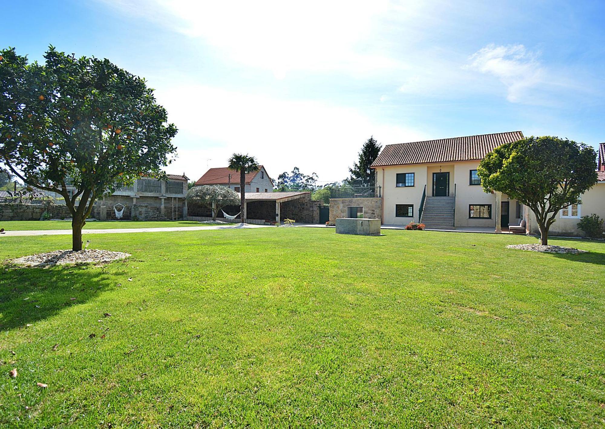 Galihost - Casa Con Enorme Jardin En Cambados Villa Luaran gambar