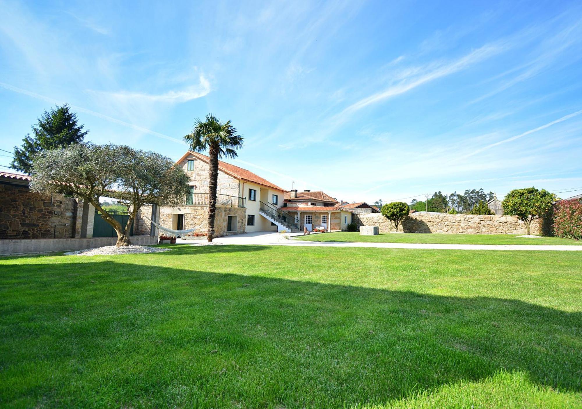 Galihost - Casa Con Enorme Jardin En Cambados Villa Luaran gambar